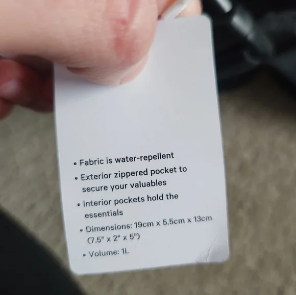 NEW Lululemon Black Crossbody Bag - Picture 5 of 5